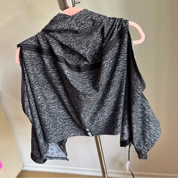 ⭕️SOLD⭕️ Lululemon Vinyasa scarf OS Adult Vinyasa Wrap NEW without TAGS - Picture 7 of 10
